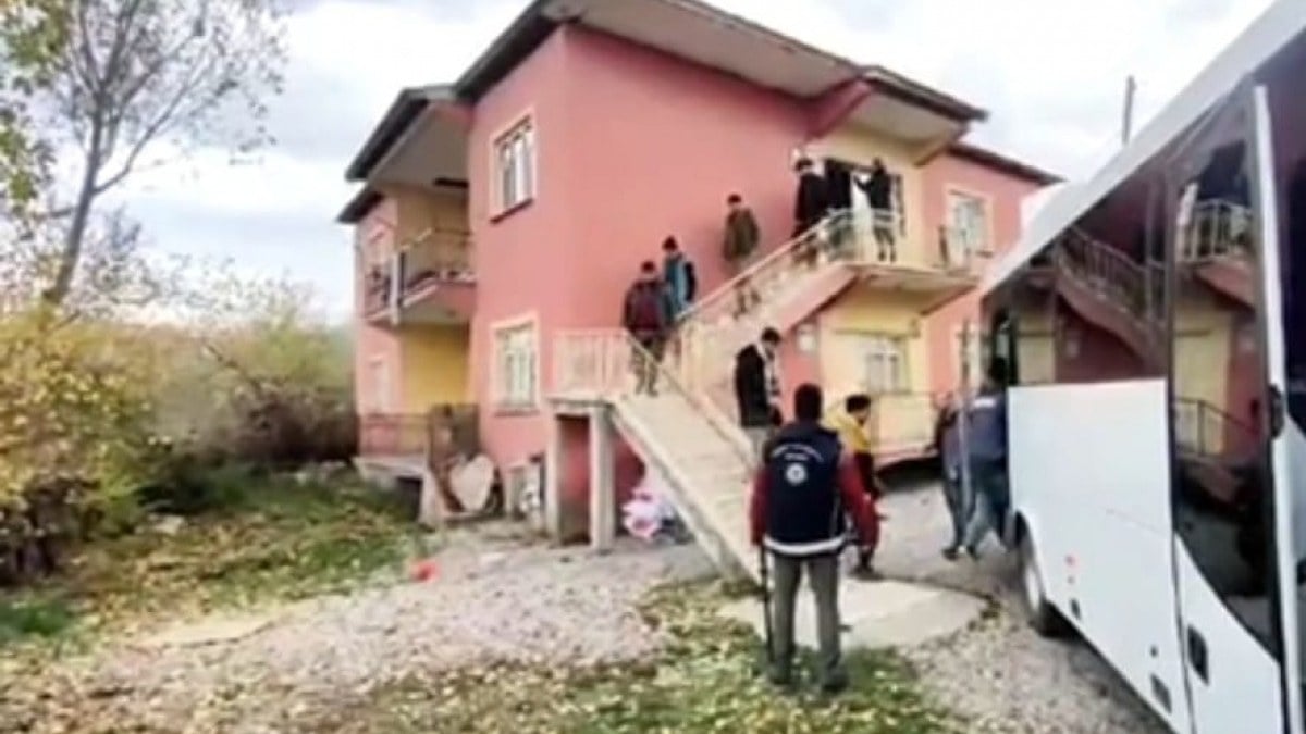 Van’da göçmen kaçakçılığı operasyonu: 9 tutuklama