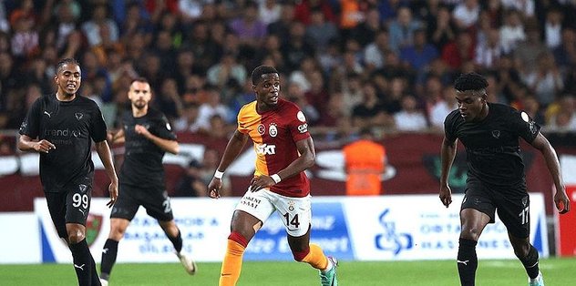Wilfried Zaha boş geçmedi
