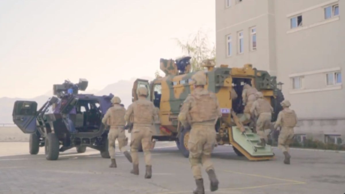 12 ilde terör operasyonu! Ali Yerlikaya görüntüleri paylaştı: 78 barınma alanı imha edildi