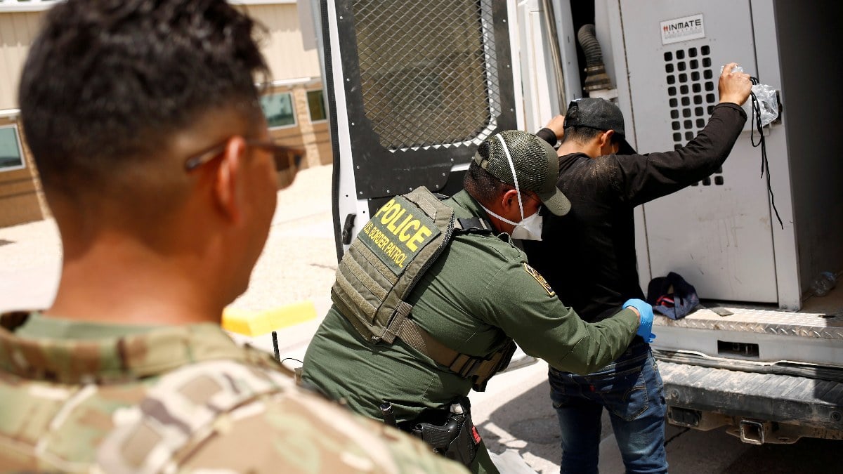 ABD Sınır Devriyesi: Göçmen akınıyla başa çıkamıyoruz