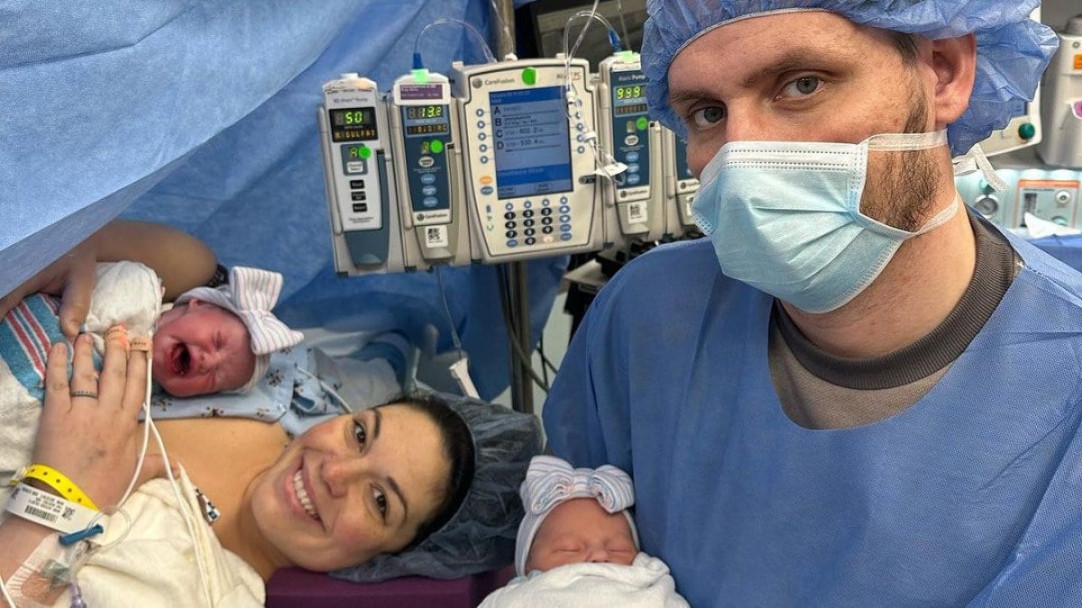 ABD’de çift rahimli kadın iki günde iki bebek doğurdu