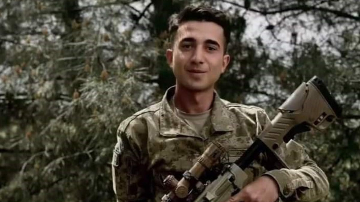 Acılı babadan duygulandıran paylaşım: Oğlum şehit oldu ne mutlu bana