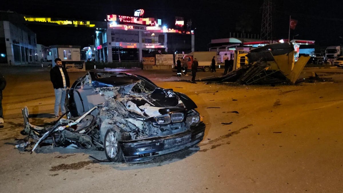Adana’da otomobil ile kamyonetin çarpıştığı kazada 1 kişi öldü