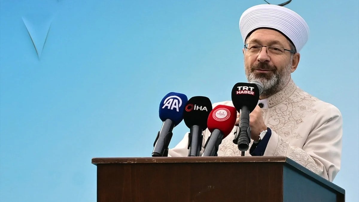 Ali Erbaş: Kur’an kursları Diyanet İşleri Başkanlığımızın en önemli projelerinden birisidir