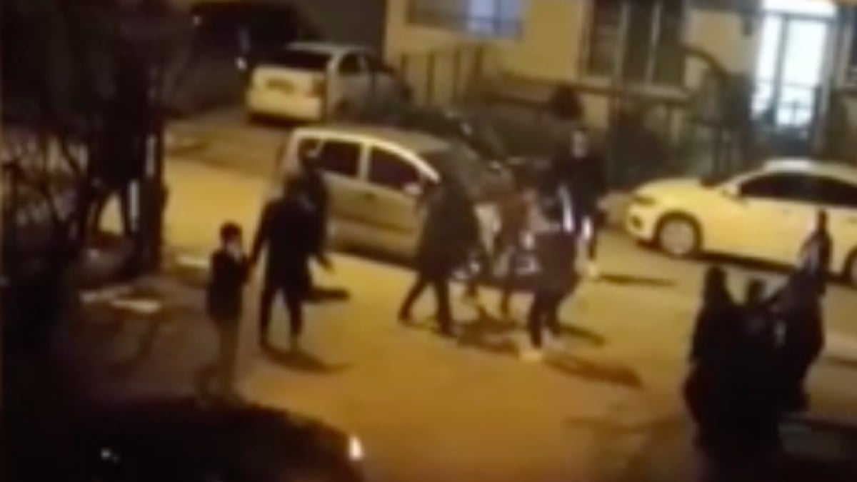 Ankara’da park yeri için birbirlerine girdiler