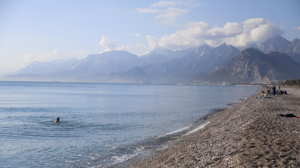 Antalya’da aralık ayında deniz keyfi