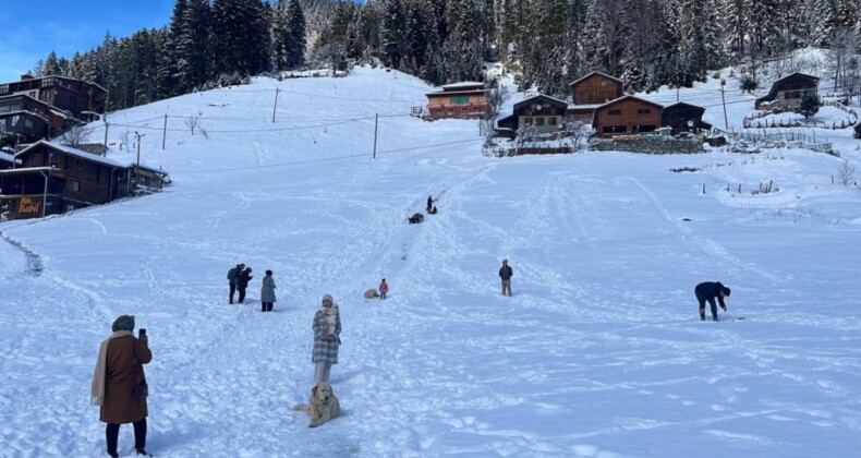 Ayder Yaylası’ndan kartpostallık kar manzaraları