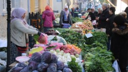 Aydın’da kurulan ‘salı pazarı’ yöreye can katıyor