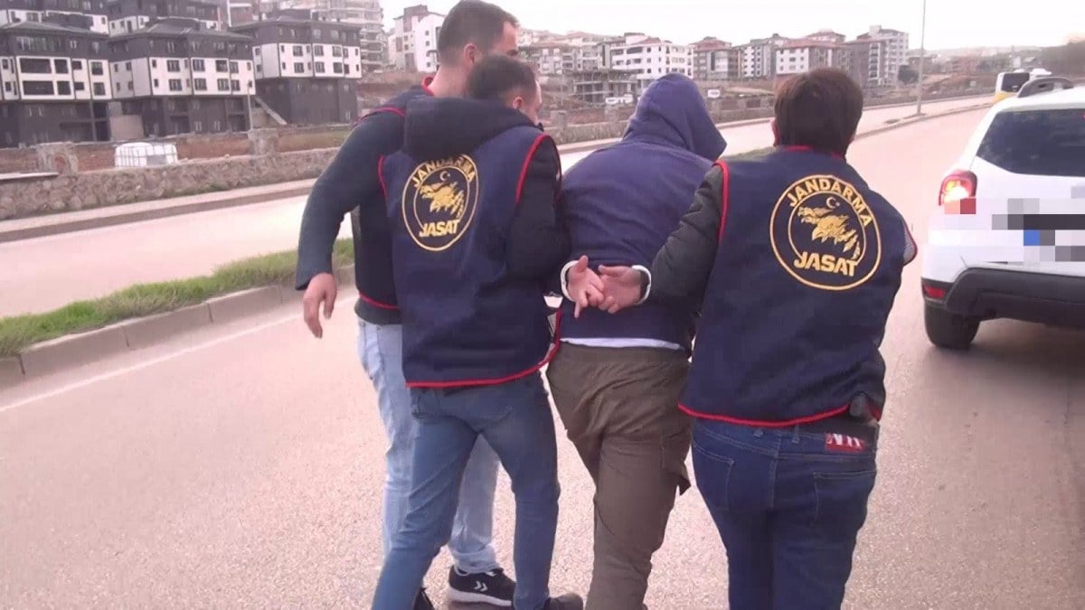 Balıkesir’de telefon dolandırıcısı 500 bin liralık vurgunuyla yakalandı