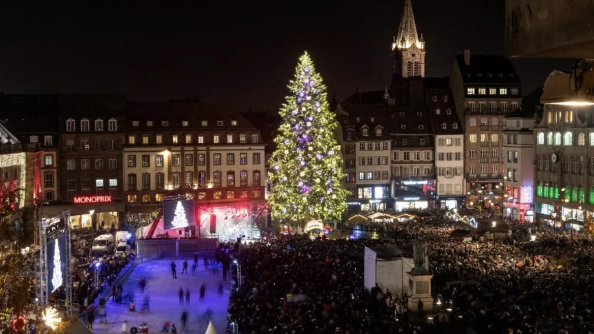 Belçika’da yılbaşı ağacı devrildi: 1 ölü, 2 yaralı