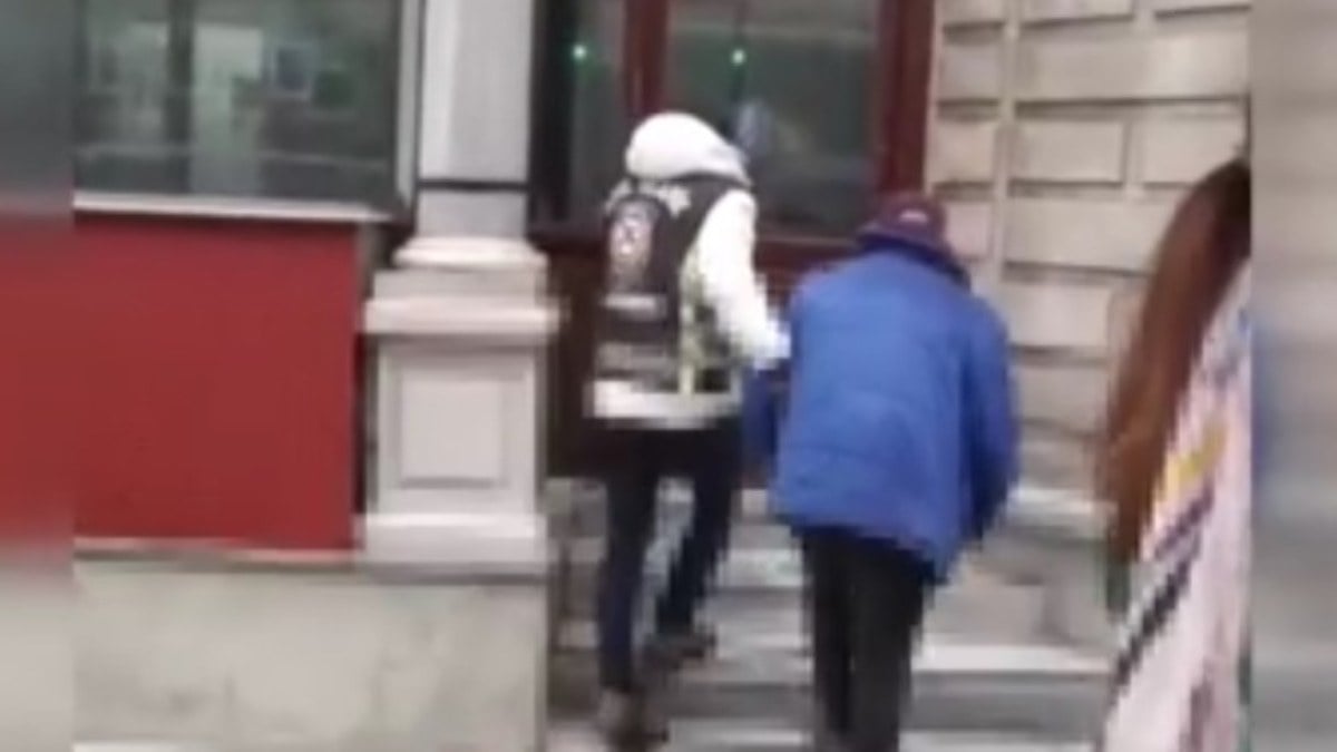 Beşiktaş’ta değnekçi gözaltına alındı