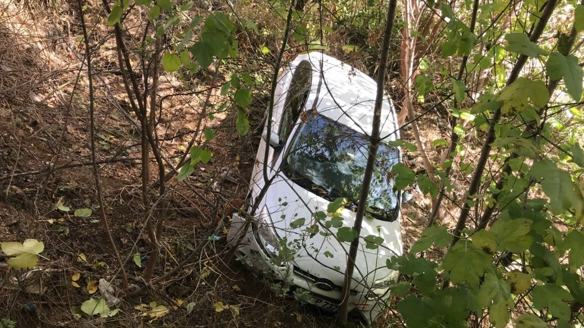 Bilecik’te fren yerine gaza basan sürücü ölümden döndü