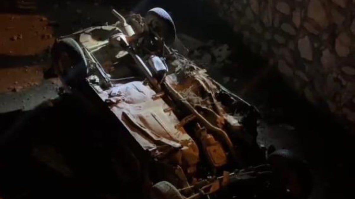 Burdur’da kazaya karışan otomobil dereye uçtu: 3 yaralı