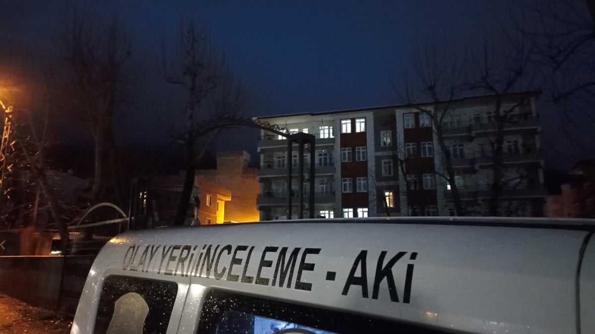 Bursa’da uzaklaştırma süresi biten katil, eşini çocuklarının önünde bıçakla öldürdü