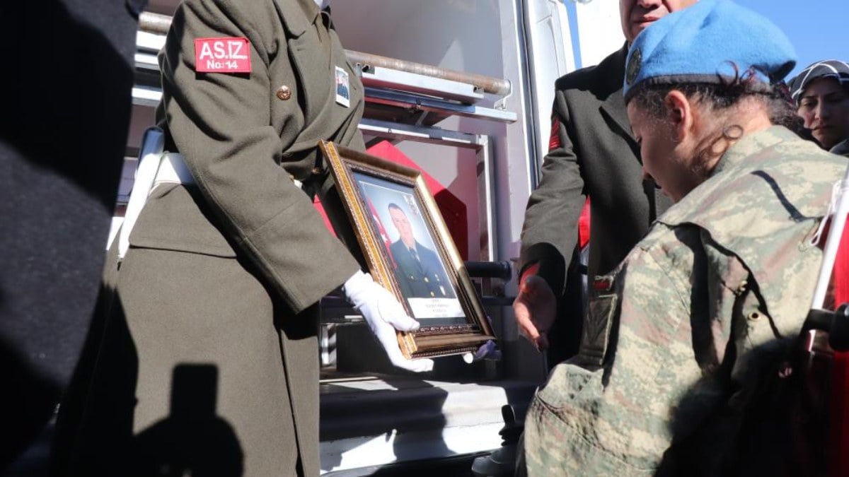 Denizli şehidini uğurladı: Gözyaşları sel oldu…