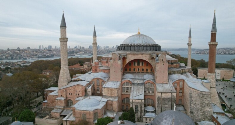 Depreme karşı daha güçlü olacak! Ayasofya Camii’nde restorasyon