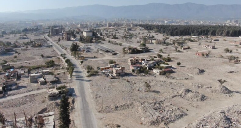 Depremin enkaza çevirdiği Hatay’da yeni yıl dileği: Eski günlere dönmek…