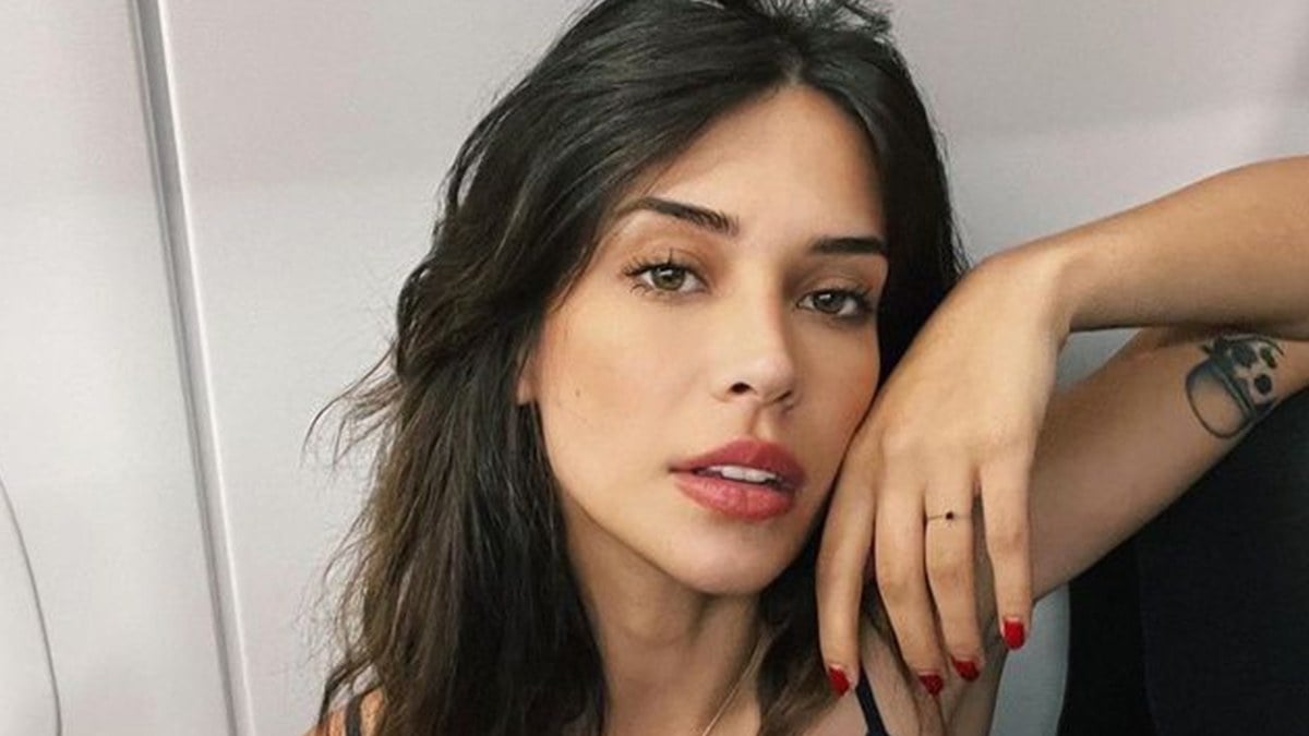 Devrim Özkan yılbaşı pozlarıyla yıktı geçti! Gören “Maşallah” çekiyor