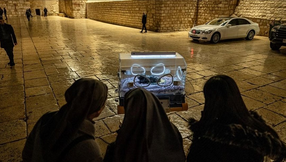 Filistinli sanatçı Gazze’de öldürülen bebeklere