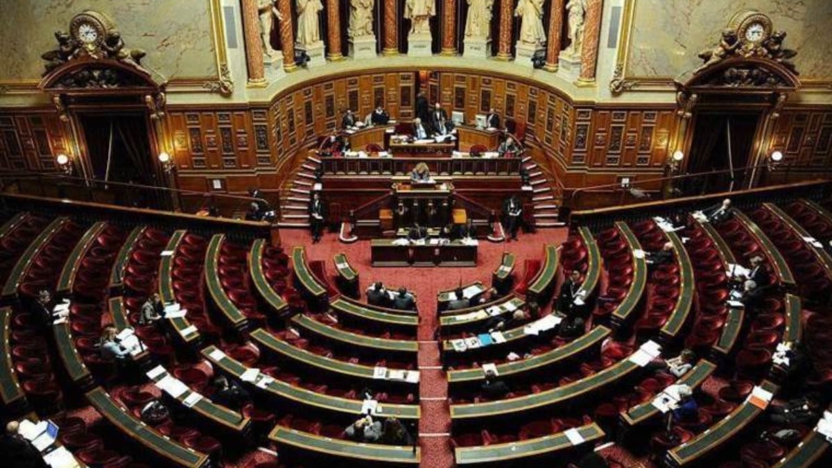 Fransa’da tartışmalı göç yasası meclise takıldı