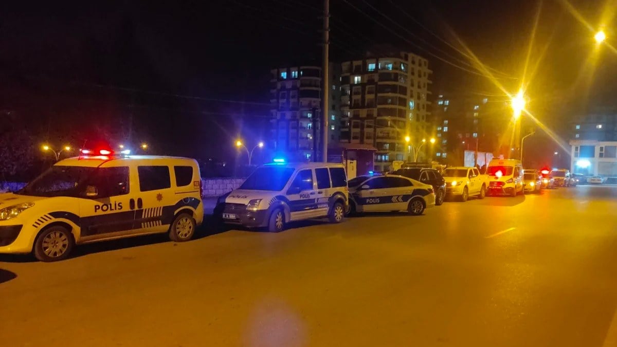 Hatay’da belediye işçisi refüjde ölü bulundu