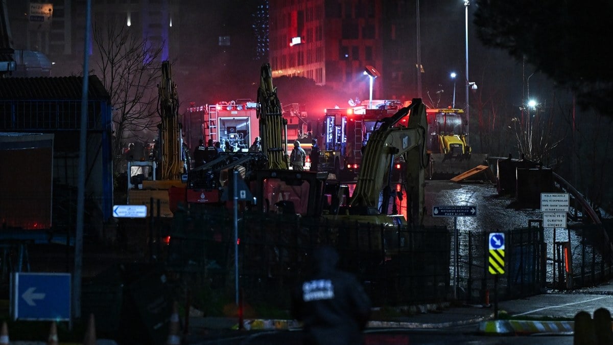 İBB’nin Kartal’daki deposunda yangın çıktı