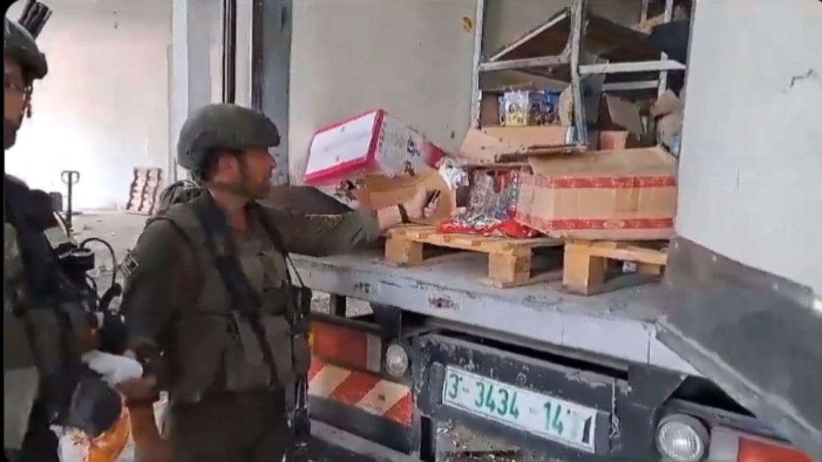 İsrail’in acımasızlığı tek videoda: Gazze’ye gelen yardımlar yakıldı