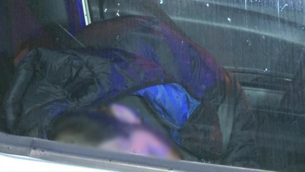 İstanbul Ataşehir’de park halindeki araçta ceset bulundu