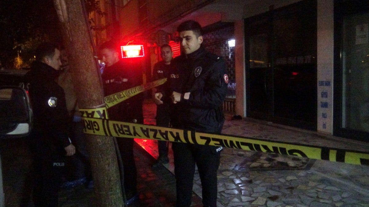 İstanbul’da aile trajedisi… Oğlunu öldürdü, baba ve annesini yaraladı