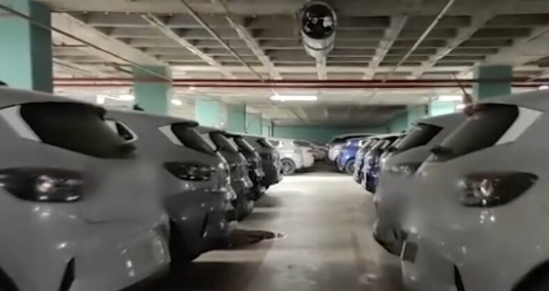 İstanbul’da AVM otoparkında sıfır araç stoğu