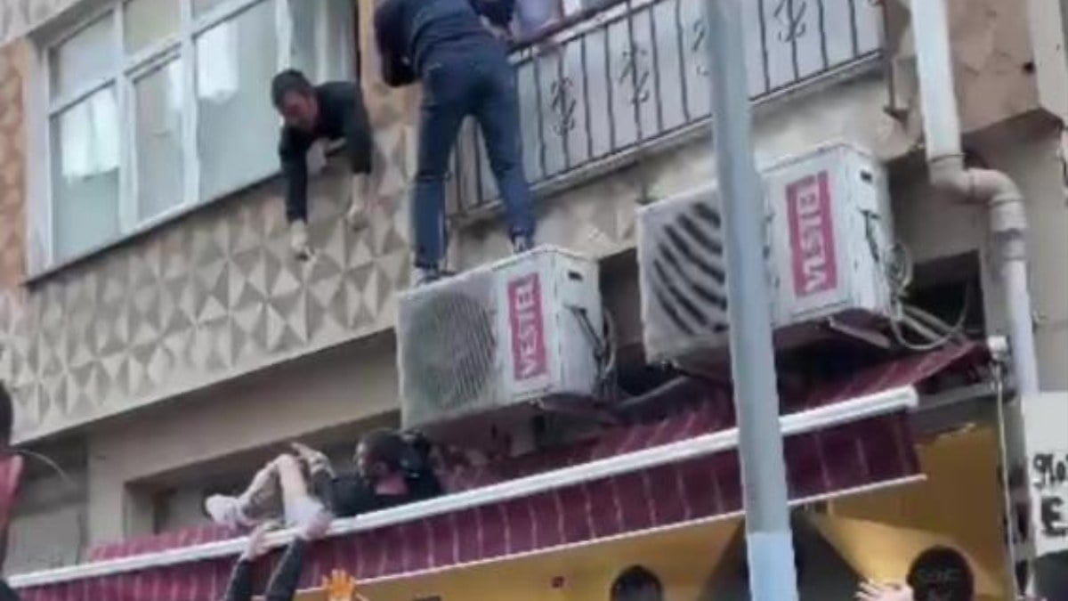 İstanbul’da elleri kelepçeli şahsın macerası evin camında son buldu…