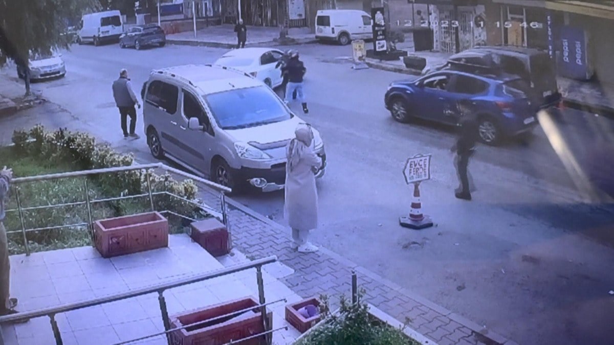 İstanbul’da kaza yapan otomobil sürücüsü kaçtı