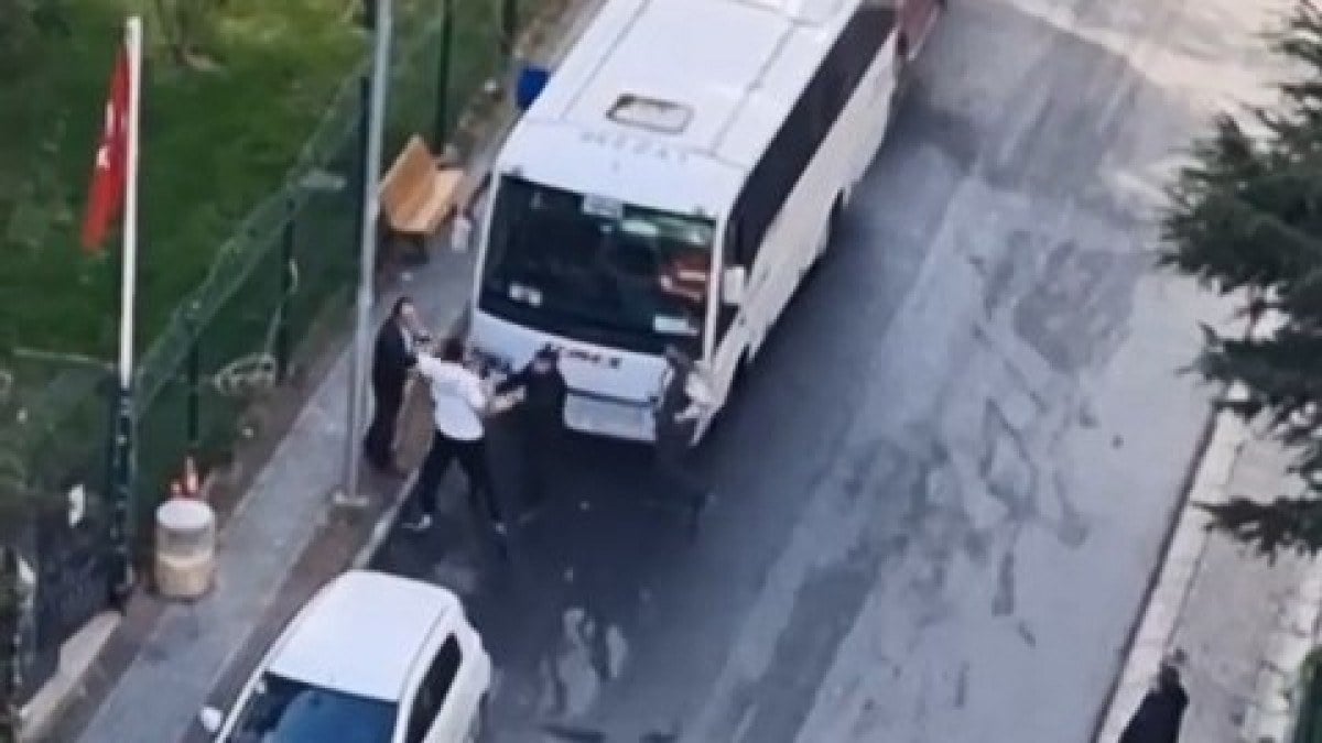 İstanbul’da komşuların duba kavgası kamerada