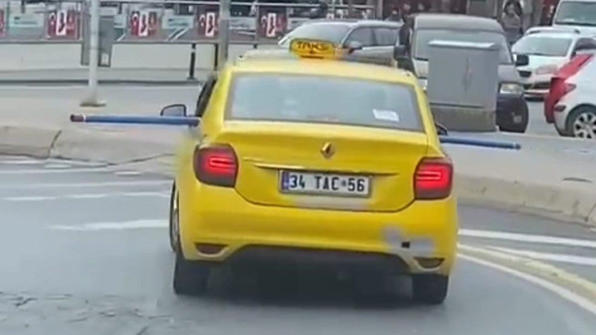 İstanbul’da tehlikeli taksi yolculuğu kamerada