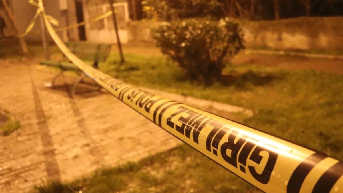 İzmir’de bir kişi boşanma aşamasındaki karısını parkta öldürdü