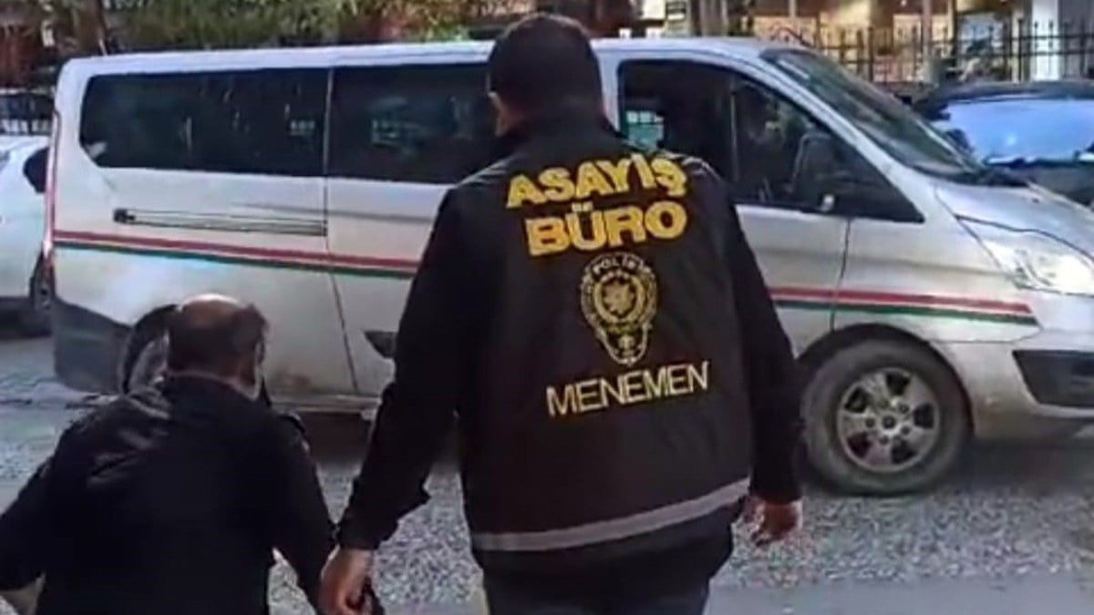 İzmir’de uyuşturucu taciri tutuklandı: Alacak- verecek defteri tutmuş