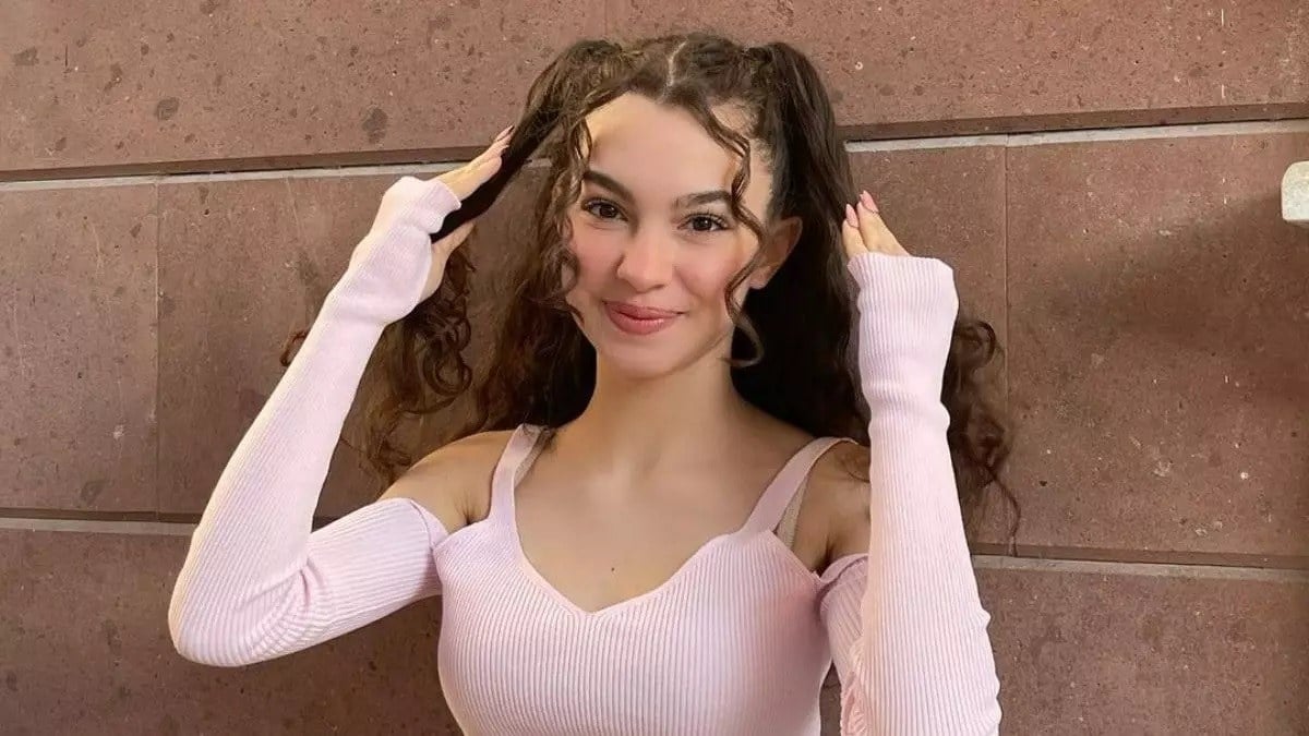 Kardeşlerim’in Asiye’si beline kadar dekolte indirdi, gözler fal taşı oldu! “İçi ayrı, dışı ayrı”