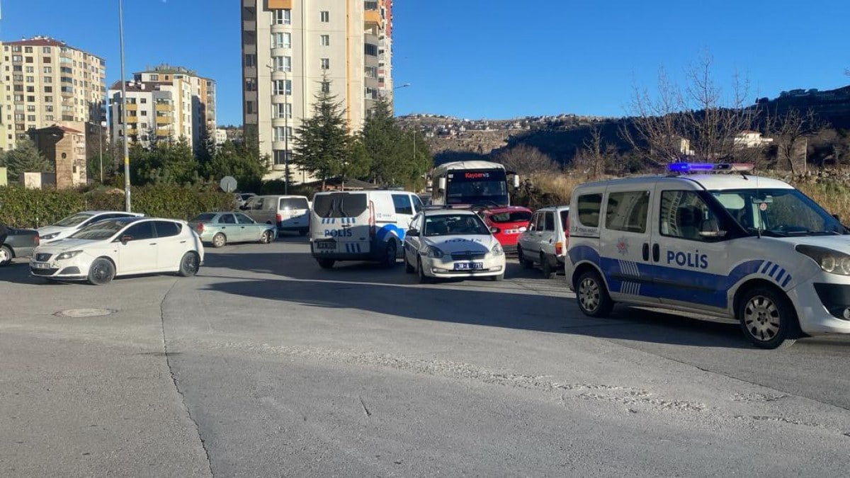 Kayseri’de trafikte karşılaştığı husumetlisini vurdu