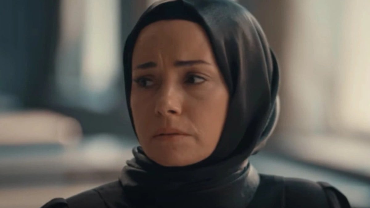 Kızıl Goncalar dizisiyle piyangoyu vurdu! Özgü Namal bölüm başına bakın ne kadar kazanıyor…