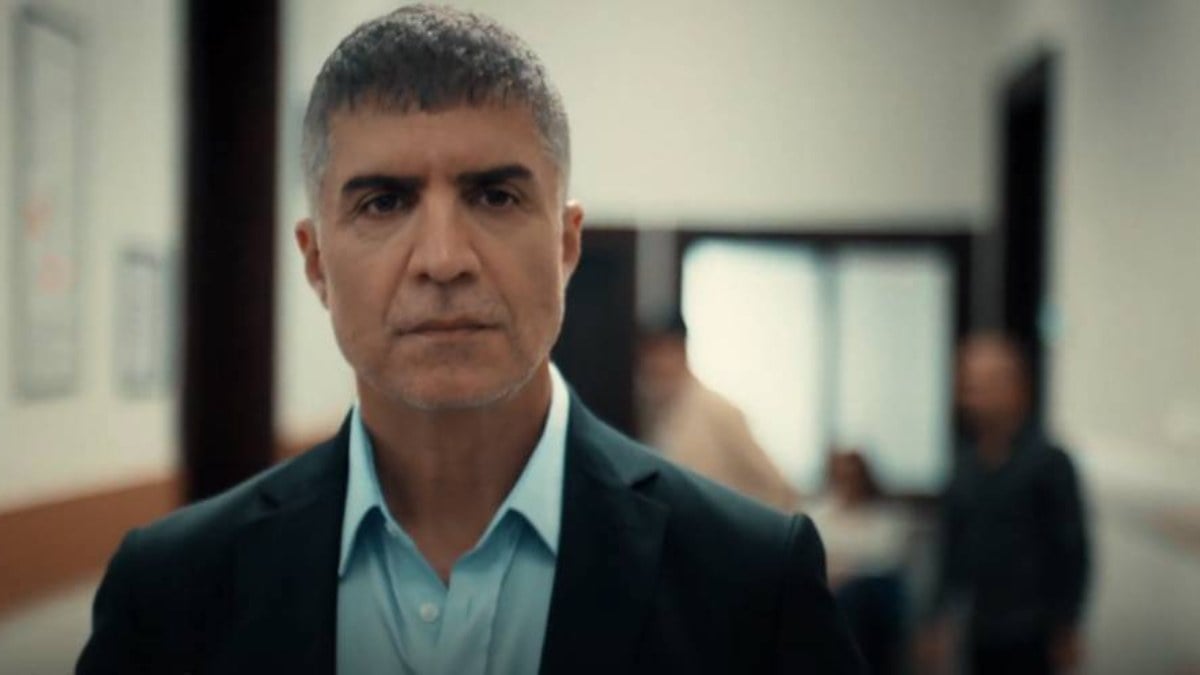 Kızıl Goncalar’ın yıldızı Özcan Deniz’in eşi dudak ısırttı! “İran güzeli”