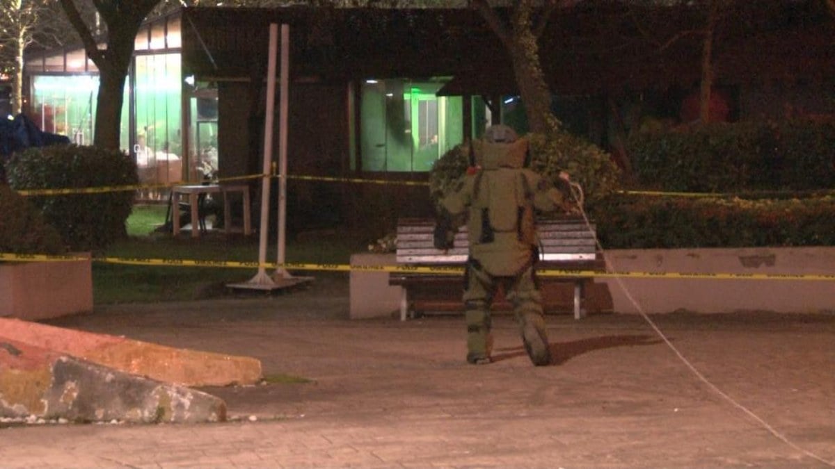 Kocaeli’de fünye ile patlatılan şüpheli çantadan alkol şişeleri çıktı