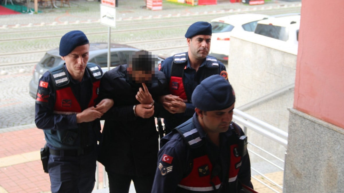 Kocaeli’de genç kadın eski sevgilisinden KADES sayesinde kurtuldu: Tabancayla kapısına dayandı