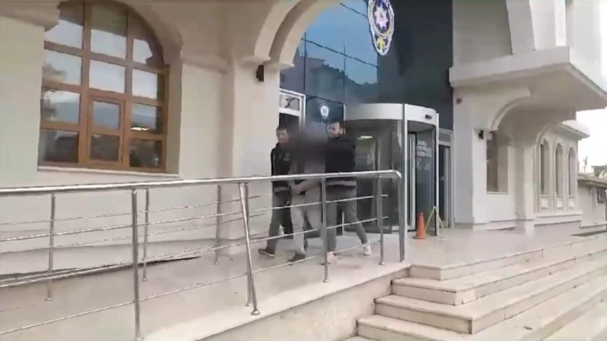 Konya’da 75 yaşındaki adam telefon dolandırıcının kurbanı olmaktan son anda kurtuldu