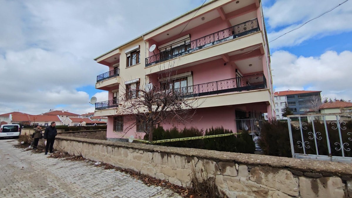 Konya’da anten tamir etmek isterken balkondan düşüp hayatını kaybetti