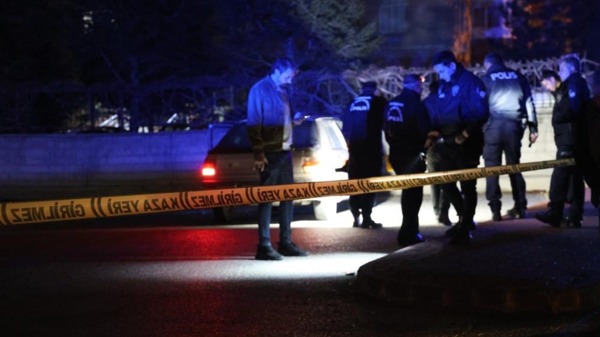 Konya’da otomobilde silahlı saldırıya uğrayan kişi ağır yaralandı