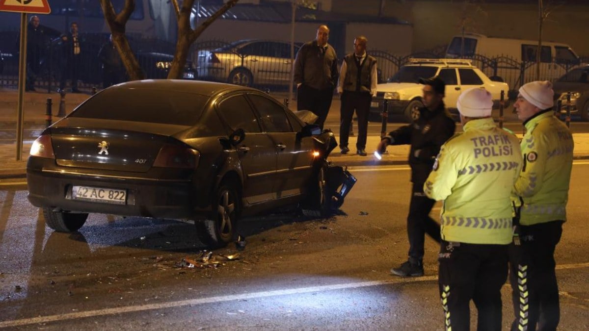 Konya’da pes dedirten olay! Hurdaya dönen aracını bırakıp kaçtı