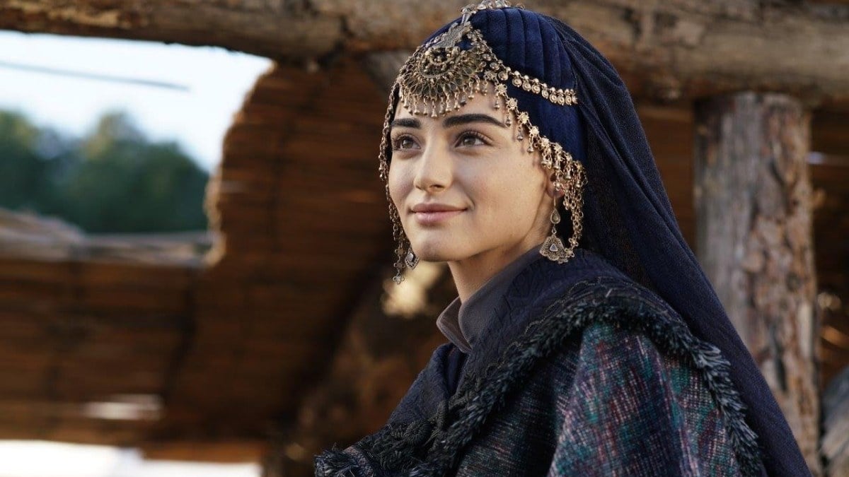 Kuruluş Osman’ın Bala’sı saçlarını savurdu, kuğu gibi pozlar verdi! “Maşallah Hatun”