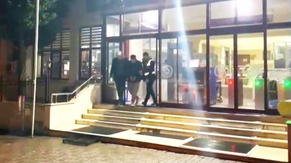 Kütahya’da 3 camide imamların ve cemaatin parasını çalan zanlı tutuklandı