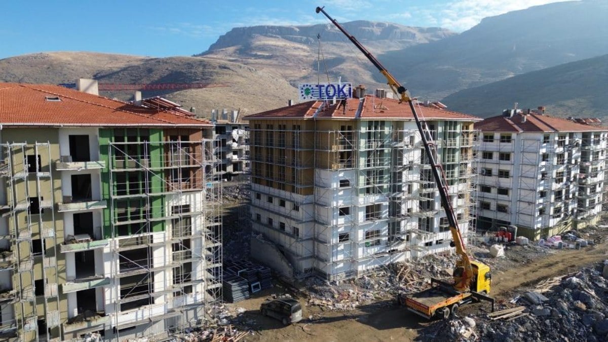 Malatya’da deprem konutları yükseliyor…Ocak sonu 5 bin daire teslim edilecek