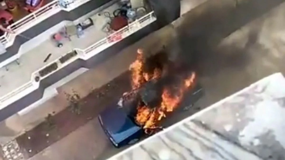 Mersin’de yangın için ilginç çözüm: Balkondan kovayla su döktü